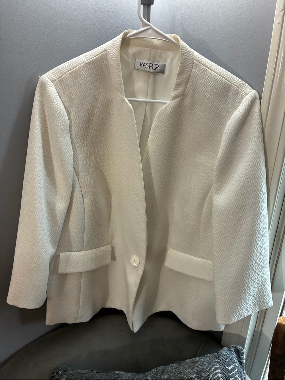 Kasper Women's Ivory Textured Open-Collar Blazer